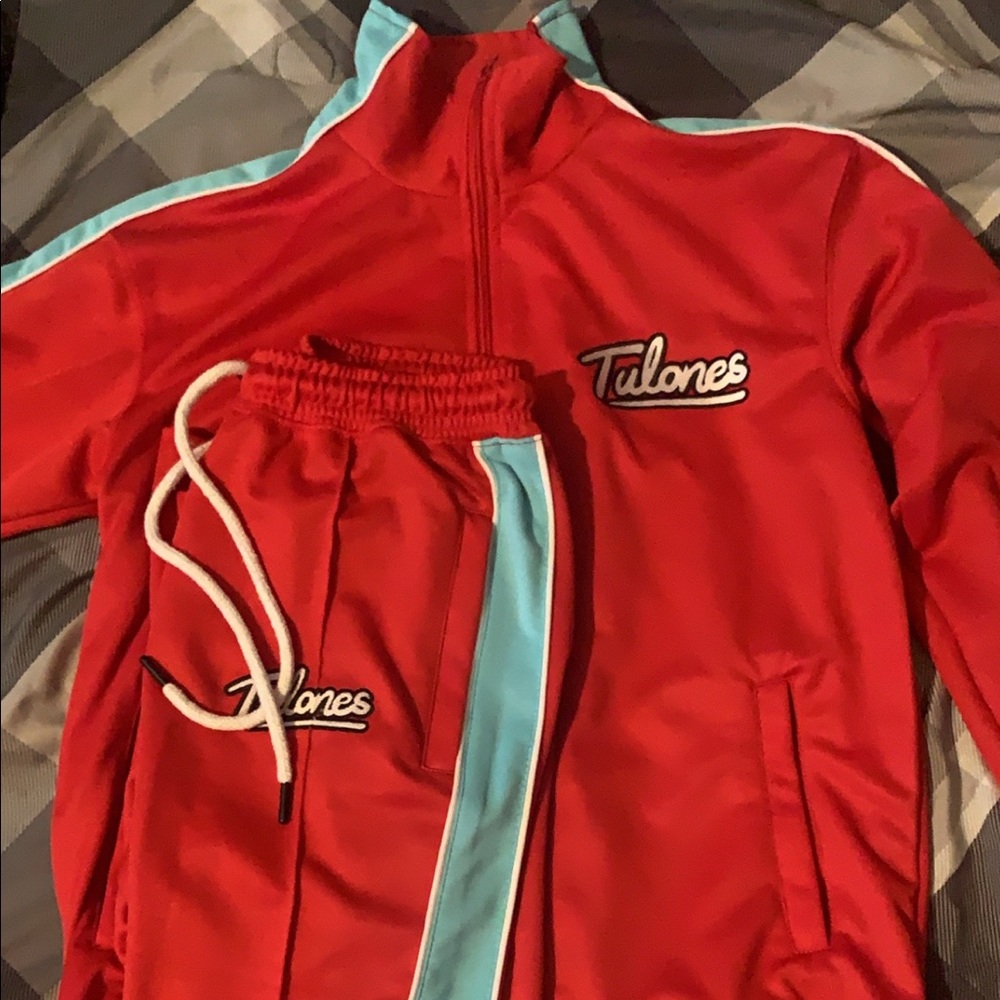 Tulones tracksuit